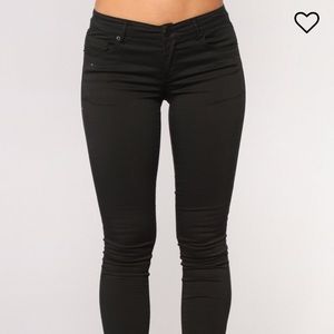 Black jeans fashion nova size 7 fits like a size 5